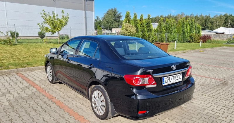 Toyota Corolla cena 27500 przebieg: 246000, rok produkcji 2012 z Szczecin małe 79